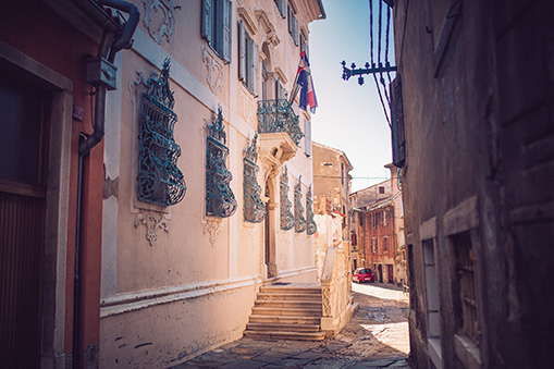 Palača Besenghi Degli Ughi, Izola